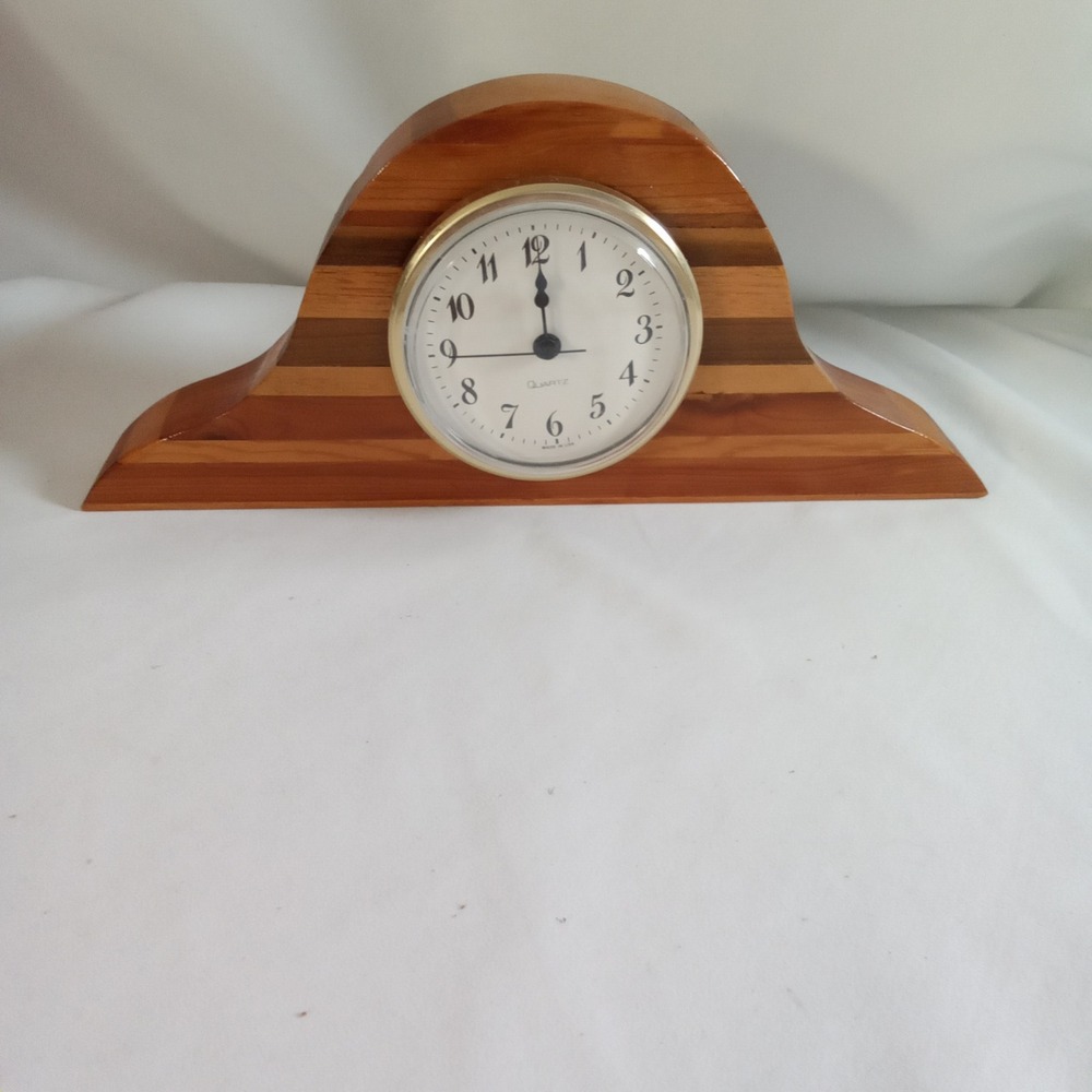 Vintage Cedar Wood Mantel Clock Quartz Analog Striped Natural Grain Desk Decor